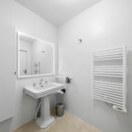 Salle de bain avec labavo